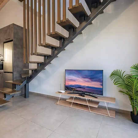 Artemis A&b Ханья