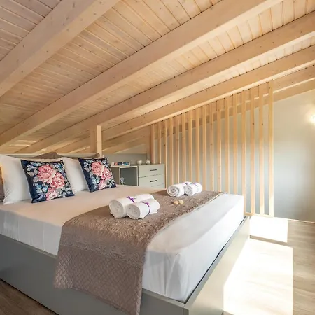 Artemis A&b Villa *