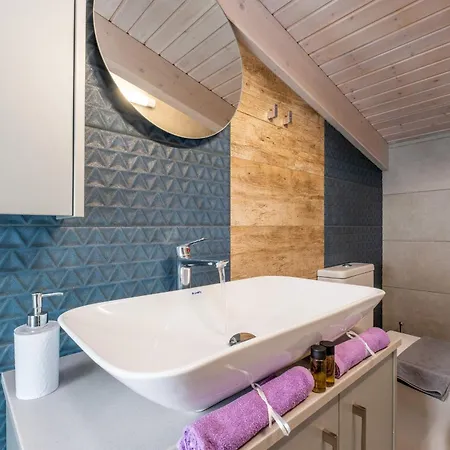 Βίλα Artemis A&b *